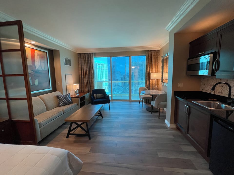 Entire room with balcony closed