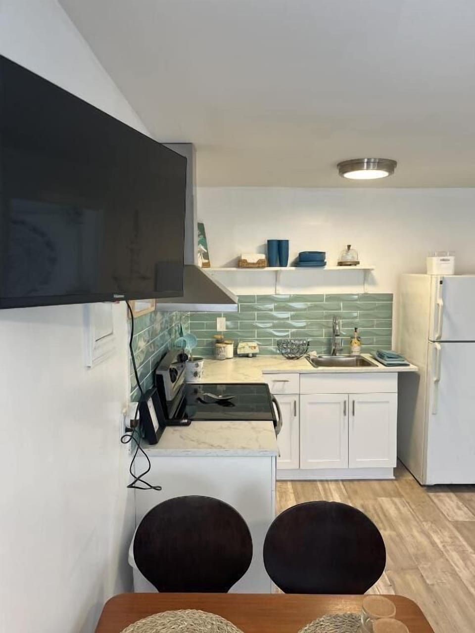 Standard House, 2 Bedrooms, Kitchen, Ground Floor | Private kitchenette | Coffee/tea maker, electric kettle, dining table