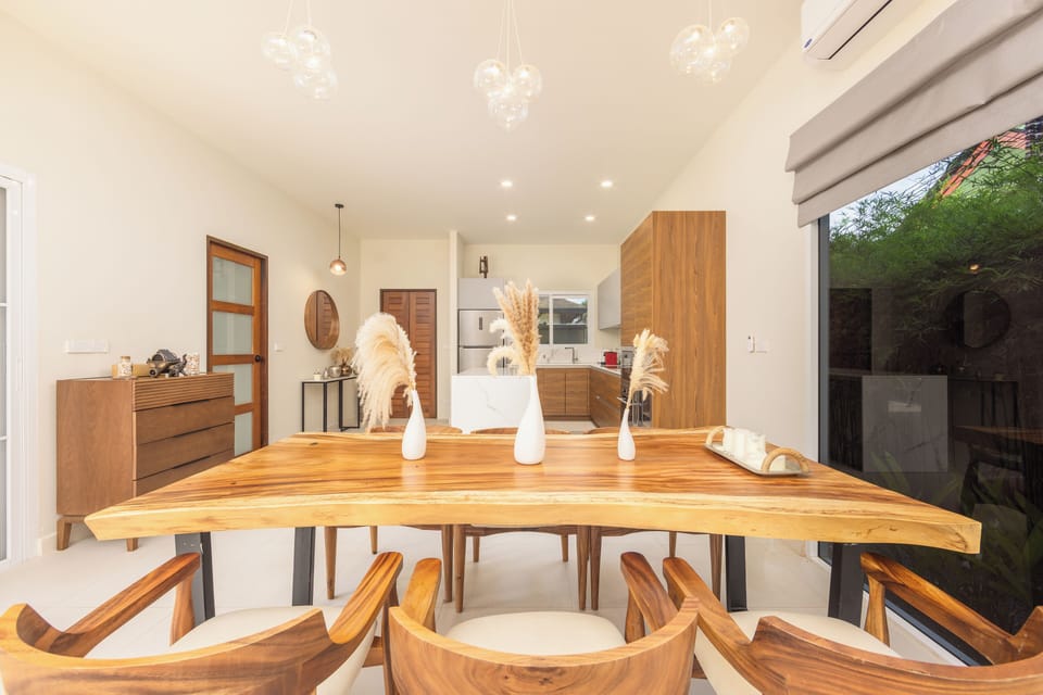 Design Villa | Private kitchen | Fridge, microwave, stovetop, coffee/tea maker