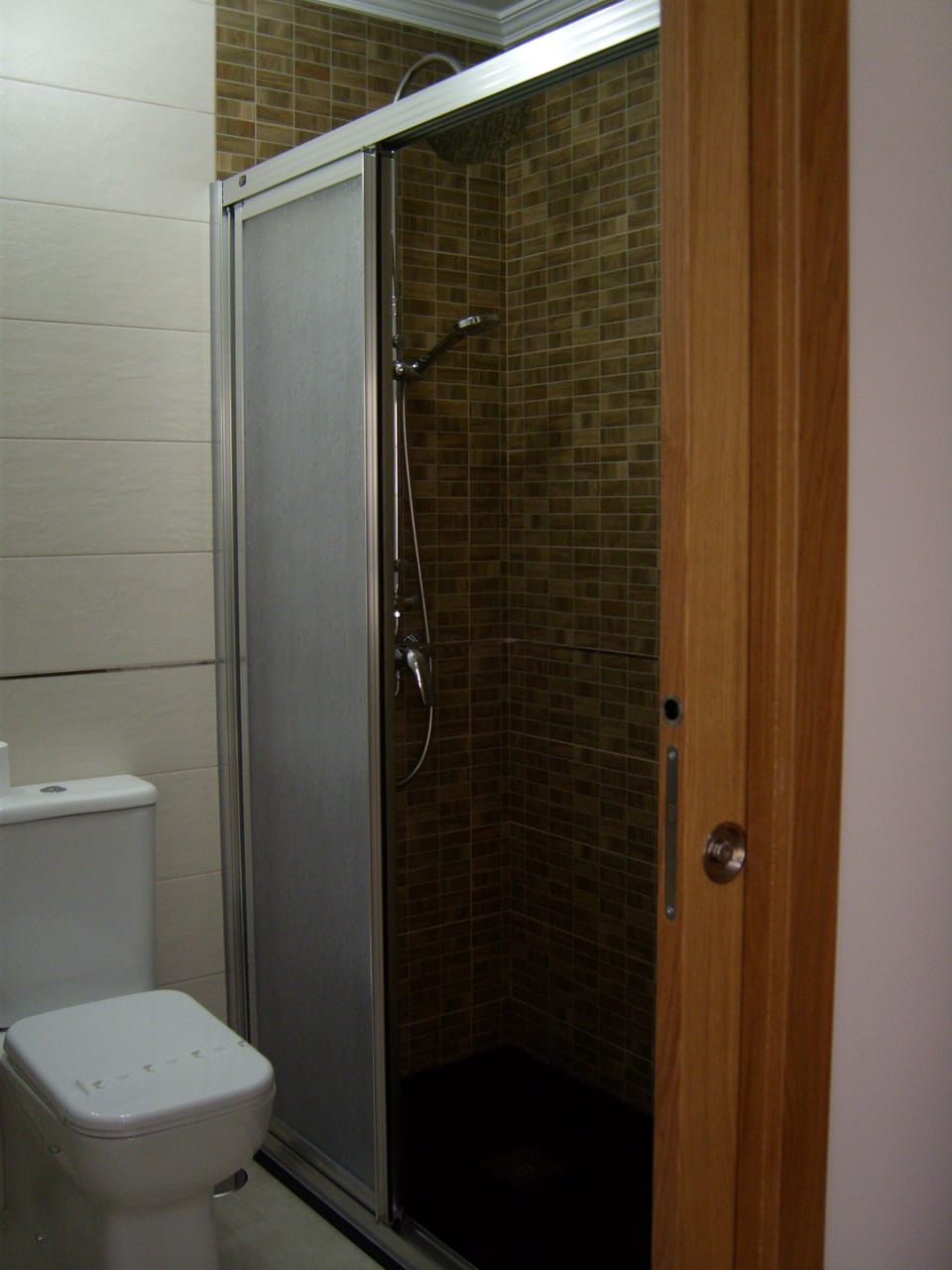 Double or Twin Room | Bathroom | Free toiletries, hair dryer, towels