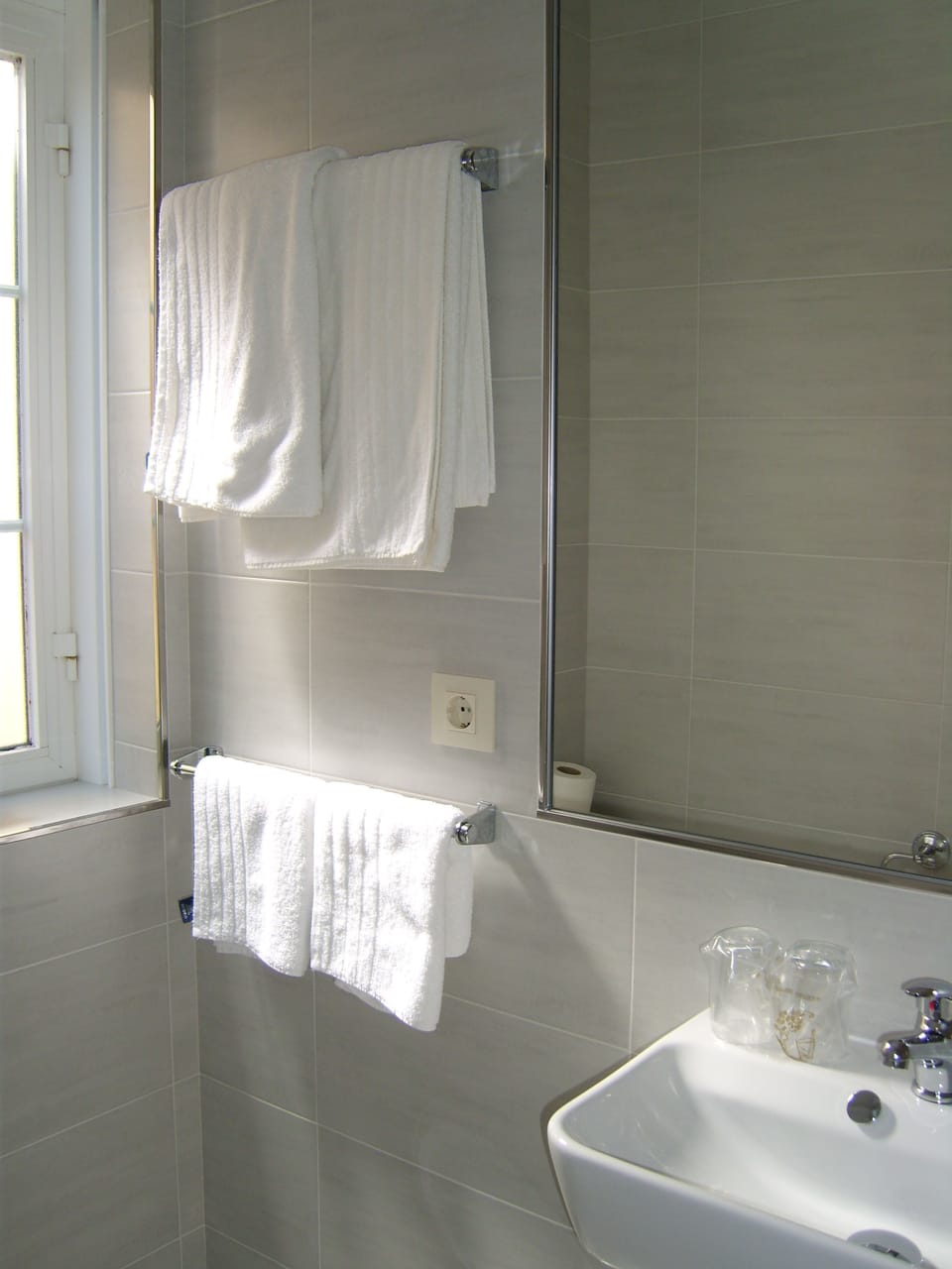 Double or Twin Room | Bathroom | Free toiletries, hair dryer, towels