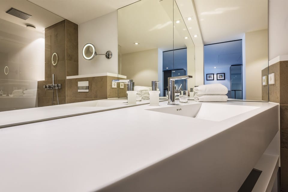Shower, free toiletries, hair dryer, bathrobes
