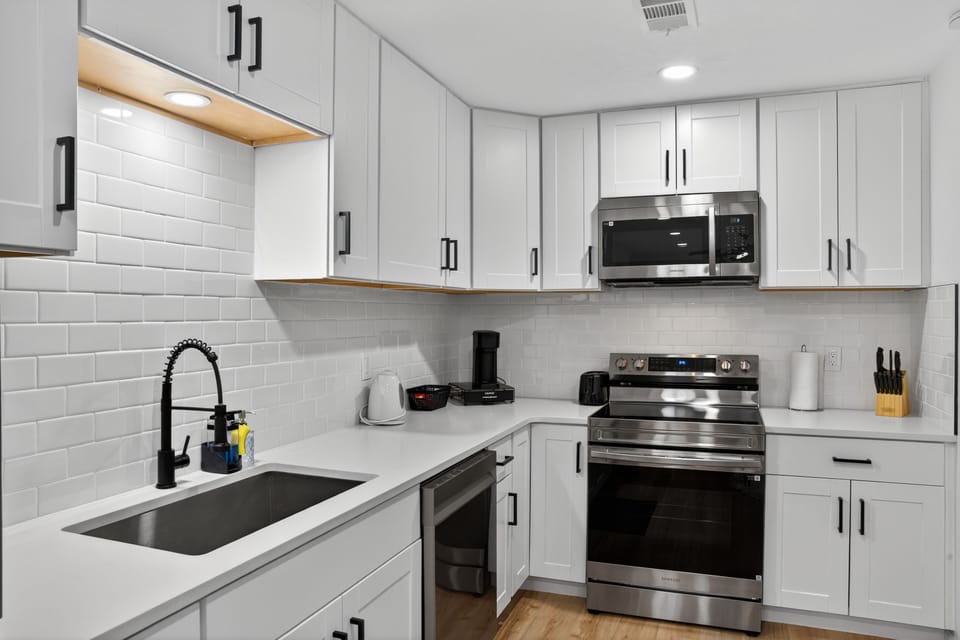 Full Kitchen | Fully equipped for meals or coffee with and in-unit washer & drye
