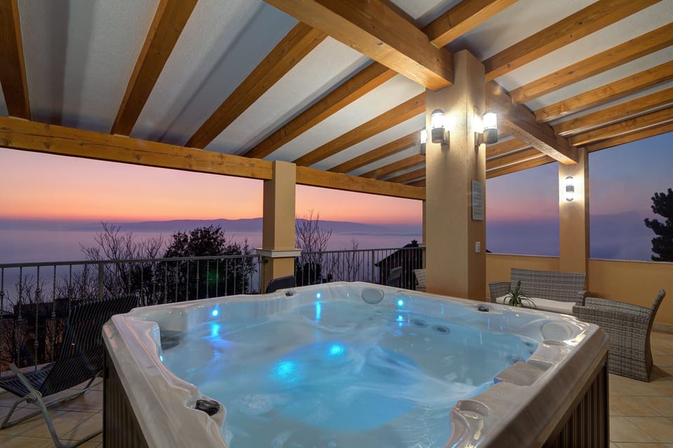 Jacuzzi