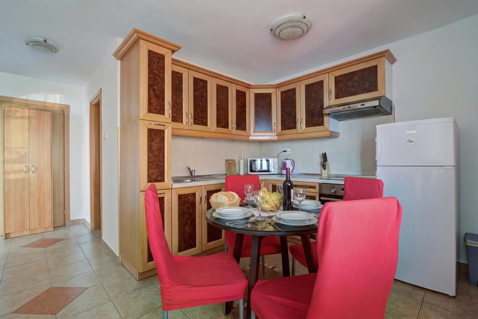 Kitchen and dining area