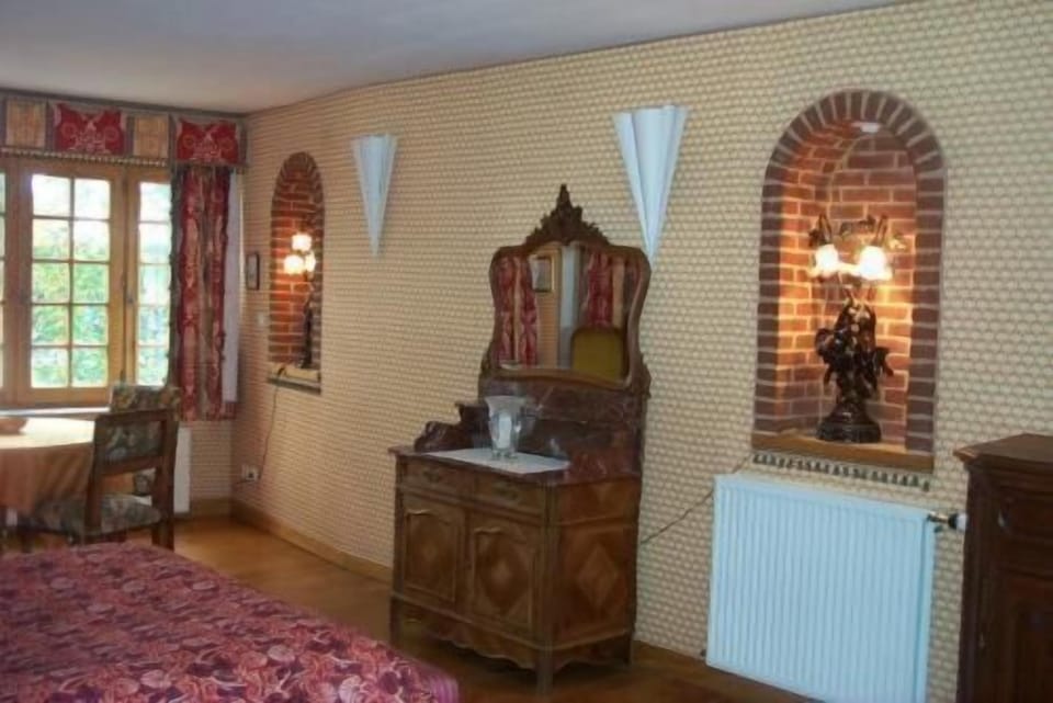 In-room safe, individually decorated, soundproofing, free WiFi