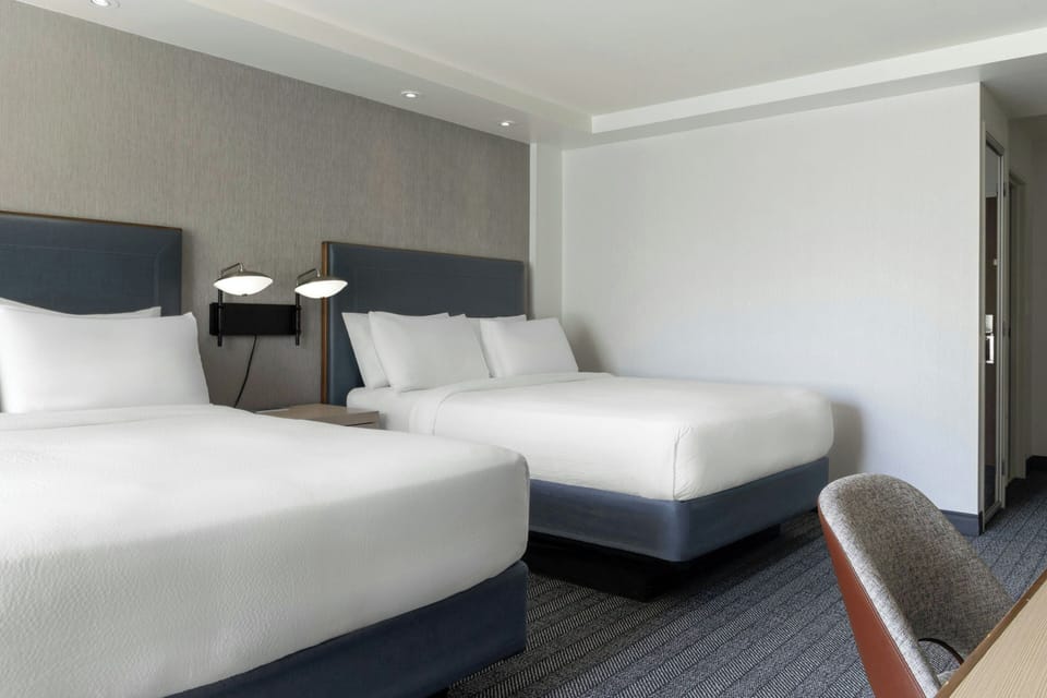 Premium bedding, in-room safe, desk, blackout drapes