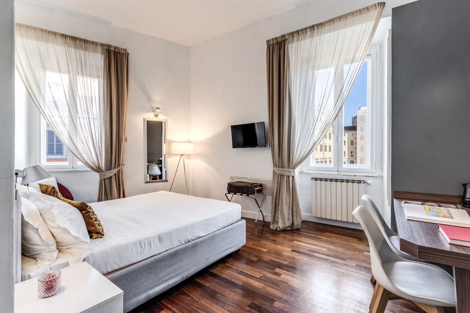 Deluxe Double Room, 1 Double Bed, City View | Premium bedding, minibar, in-room safe, individually furnished