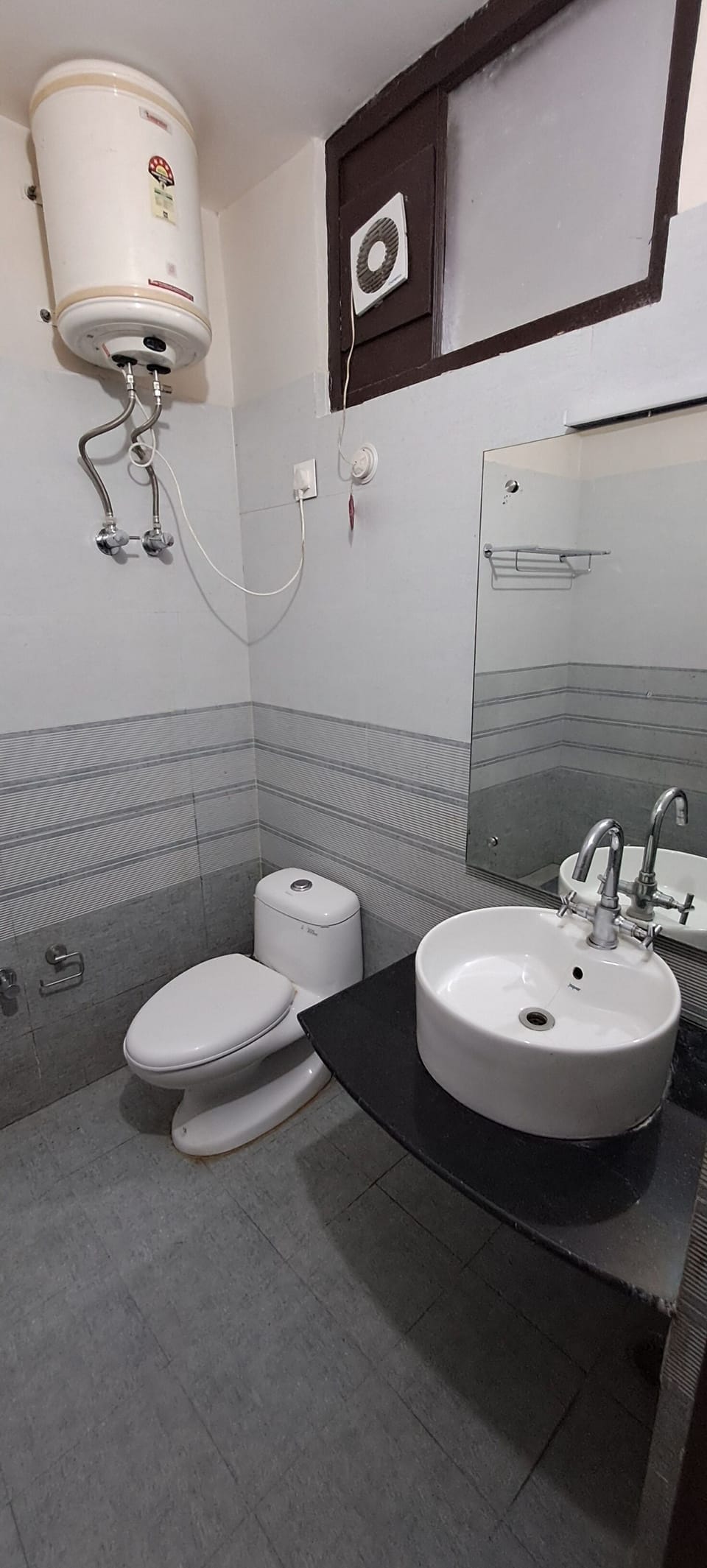Shower, free toiletries, towels, soap