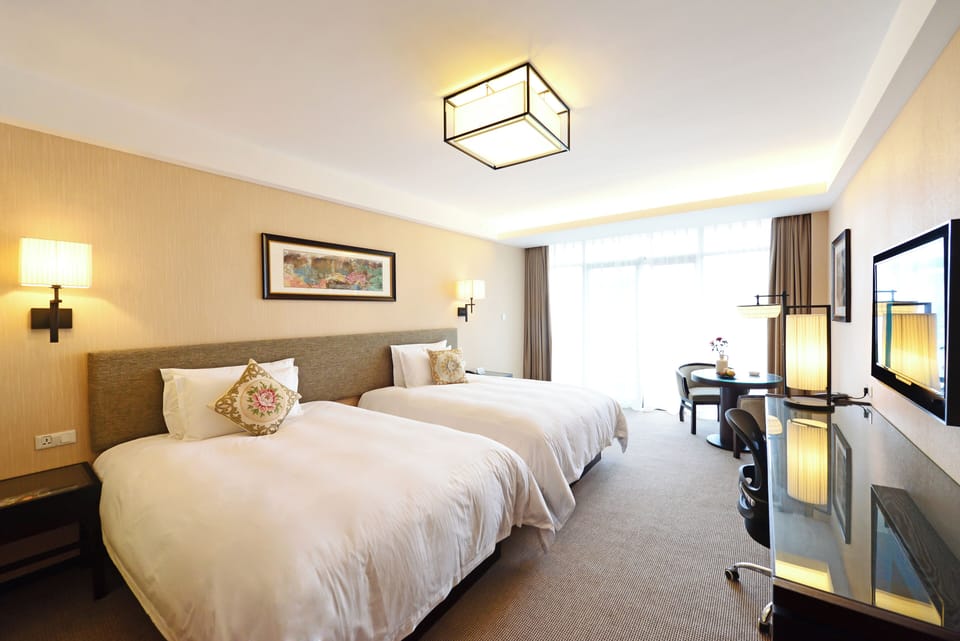 Superior Twin Room | Soundproofing, iron/ironing board, free WiFi, bed sheets