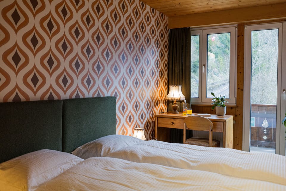 Groove Pad | Hypo-allergenic bedding, free WiFi, bed sheets