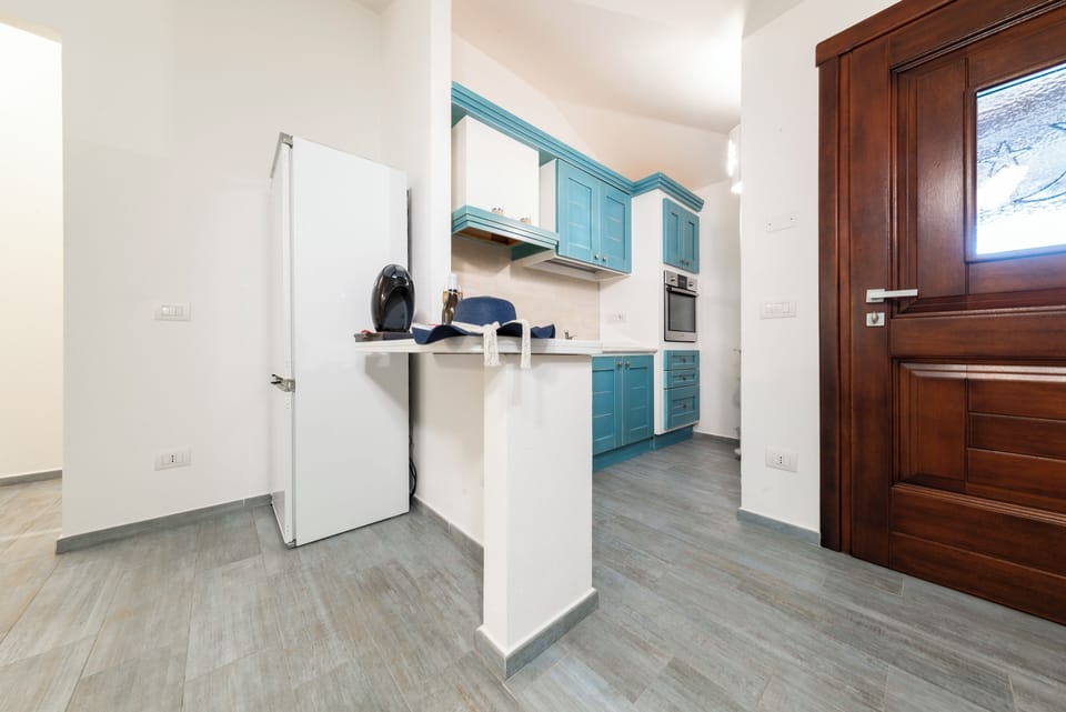 House, Patio, Garden View | Private kitchen | Electric kettle, highchair