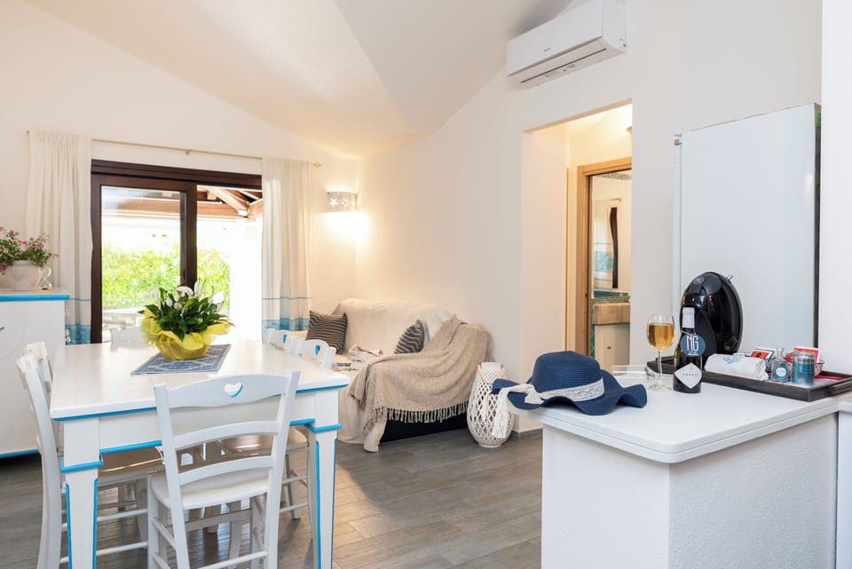 House, Patio, Garden View | Private kitchen | Electric kettle, highchair