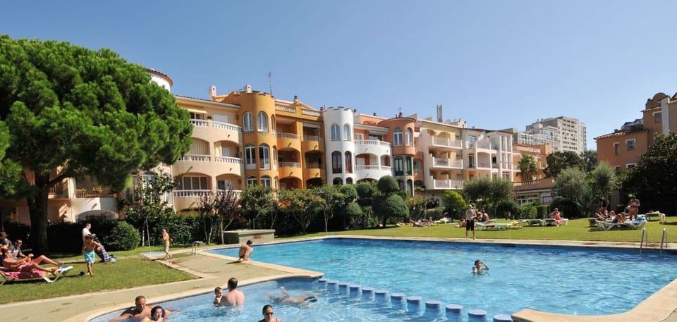 Holiday Home Swimming Pool