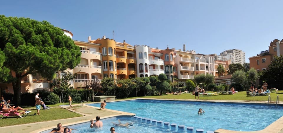 Holiday Home Swimming Pool