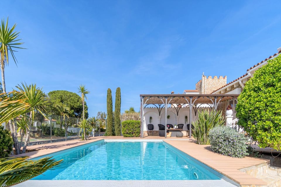 Holiday Home Swimming Pool