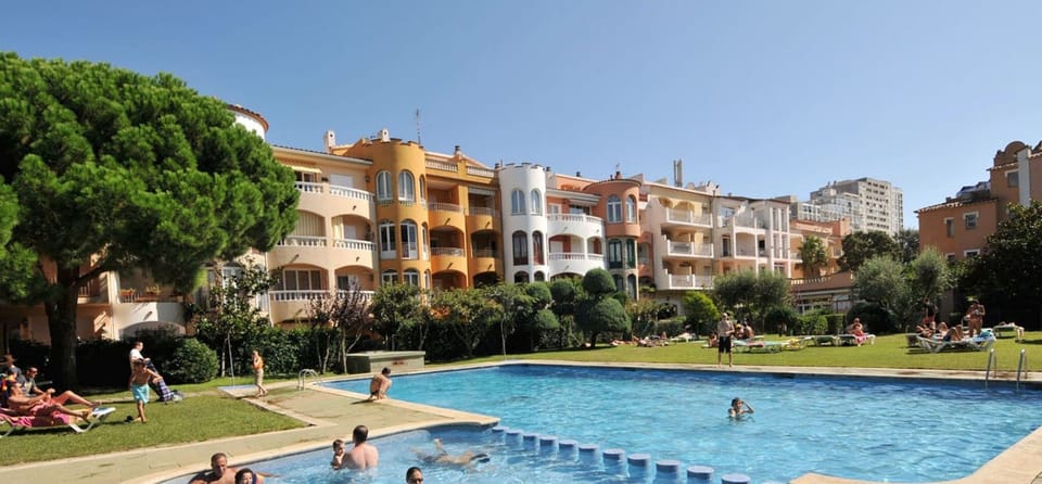 Holiday Home Swimming Pool