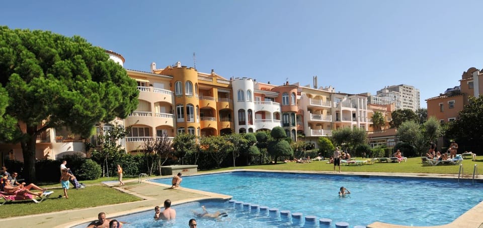 Holiday Home Swimming Pool