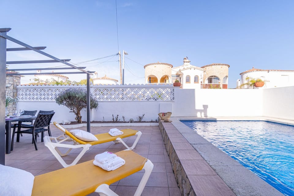 Holiday Home Swimming Pool