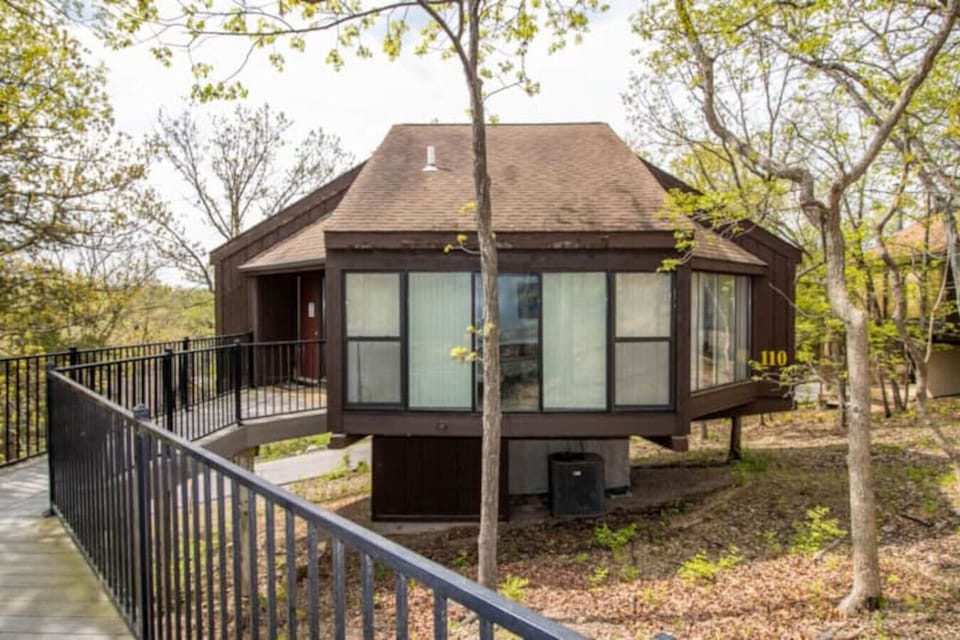 Welcome to Treetop Villa 110!  Experience the unique charm of our `treetop` living at the Four Seasons Resort - Lake of the Ozarks.