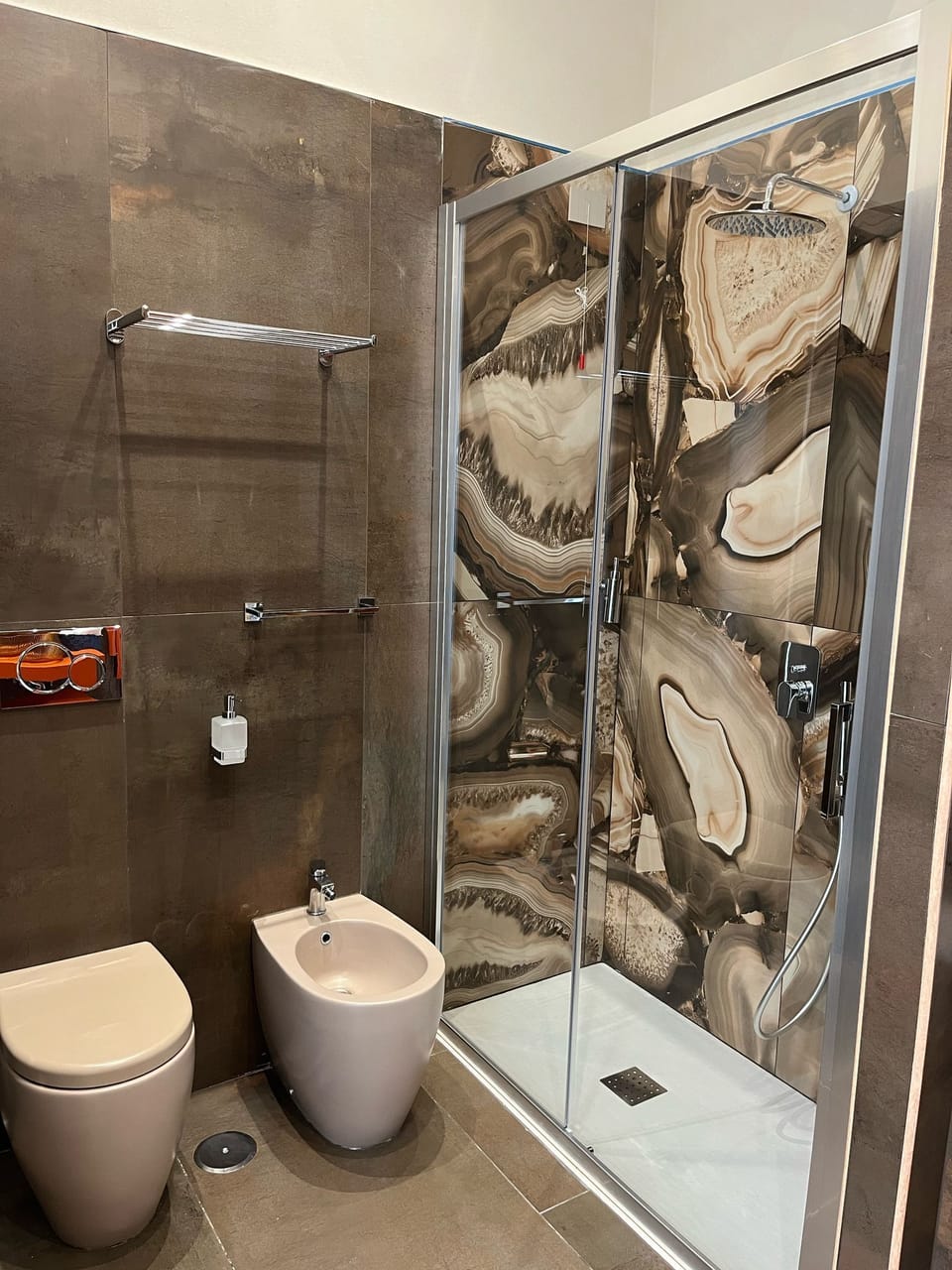 Coffee | Bathroom | Shower, rainfall showerhead, free toiletries, hair dryer