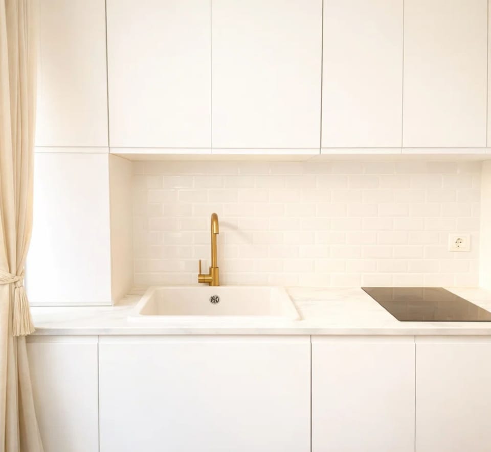 Studio, City View | Private kitchen | Mini-fridge, microwave, stovetop, espresso maker
