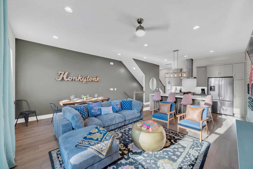 House | 4 bedrooms, desk, Internet