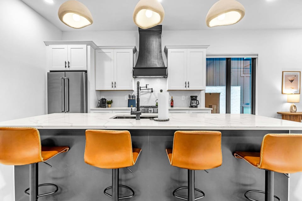 House | 8 bedrooms, high-speed internet