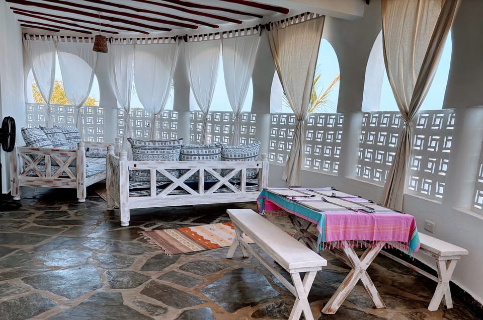 Lounge/Dinning Area