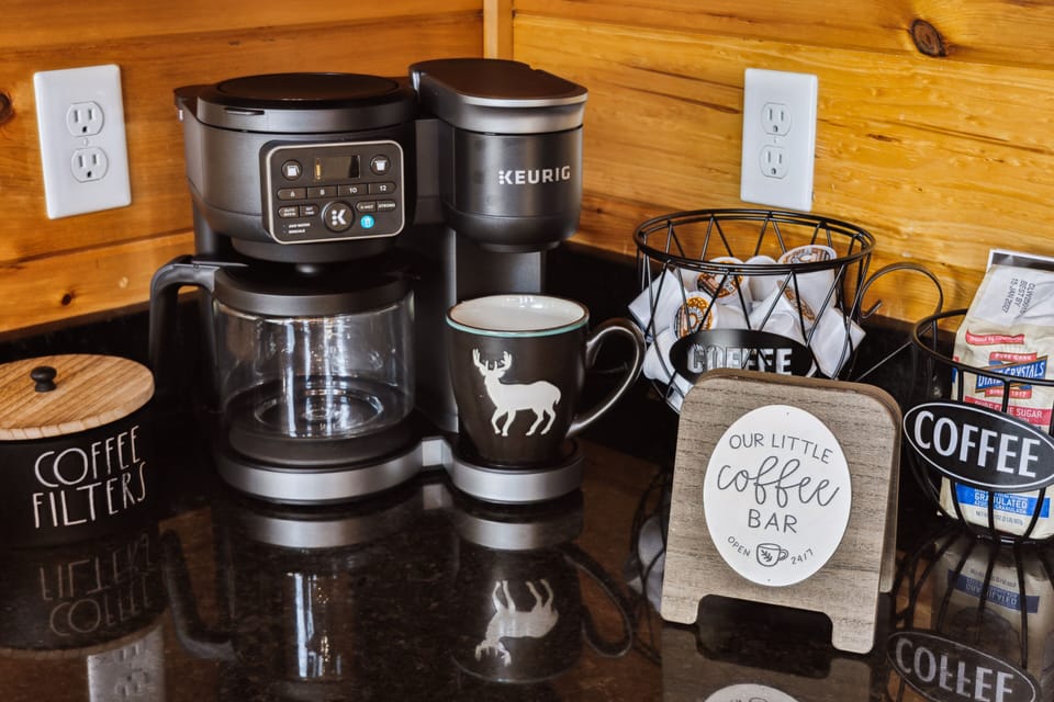 Cabin, 4 Bedrooms | Coffee and/or coffee maker