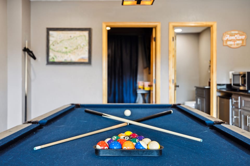 Cabin, 4 Bedrooms | Game room