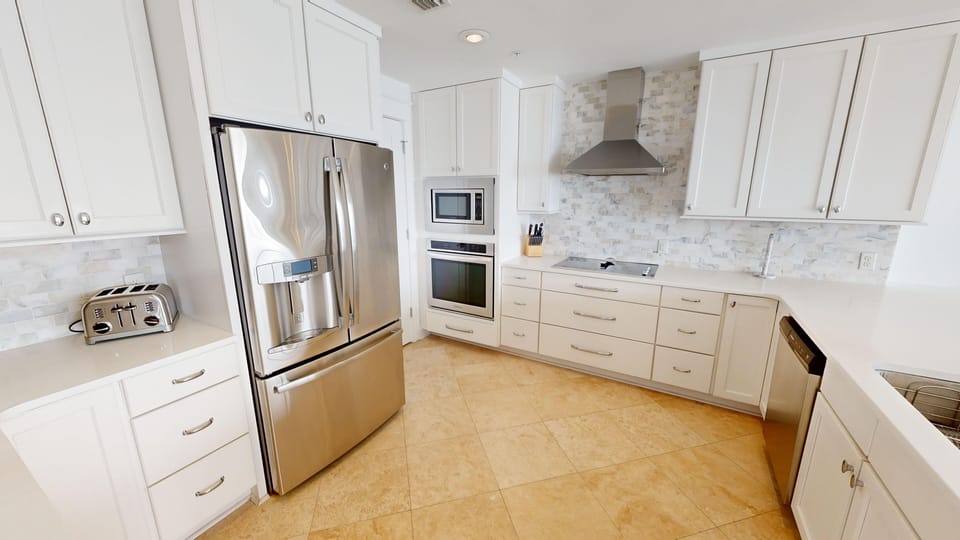 Condo, 3 Bedrooms | Private kitchen | Coffee/tea maker, fridge, oven, toaster