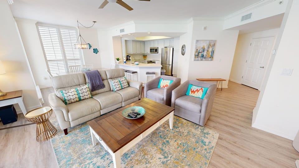 Condo, 4 Bedrooms | Living area
