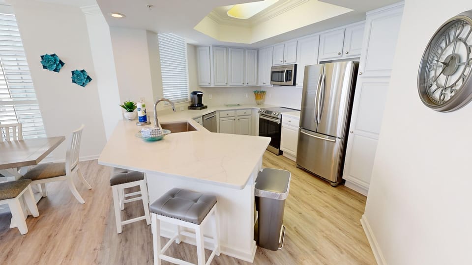Condo, 4 Bedrooms | Private kitchen | Coffee/tea maker, fridge, oven, toaster