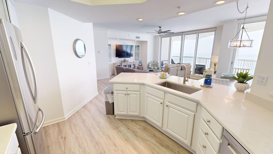 Condo, 4 Bedrooms | Interior
