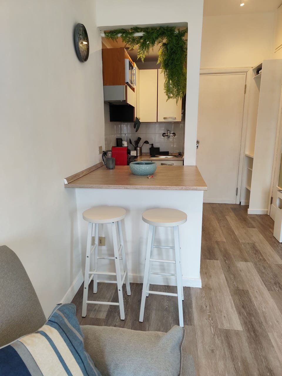 Studio, 1 Double Bed, Mountain View | Living area | 43-inch Smart TV with digital channels