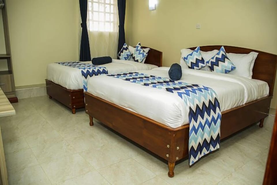 Deluxe Twin Room, City View | Free WiFi, bed sheets