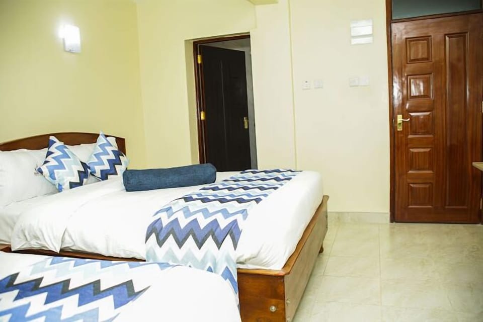 Deluxe Twin Room, City View | Free WiFi, bed sheets