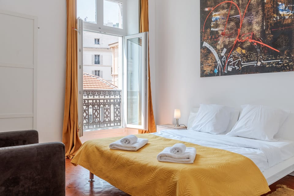 Apartment rental in the heart of Cannes, a stone's throw from the beaches and the Palais des Festivals