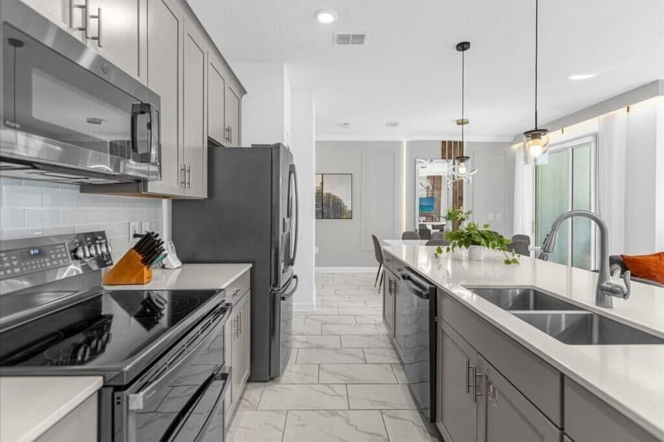 Fully-equipped kitchen