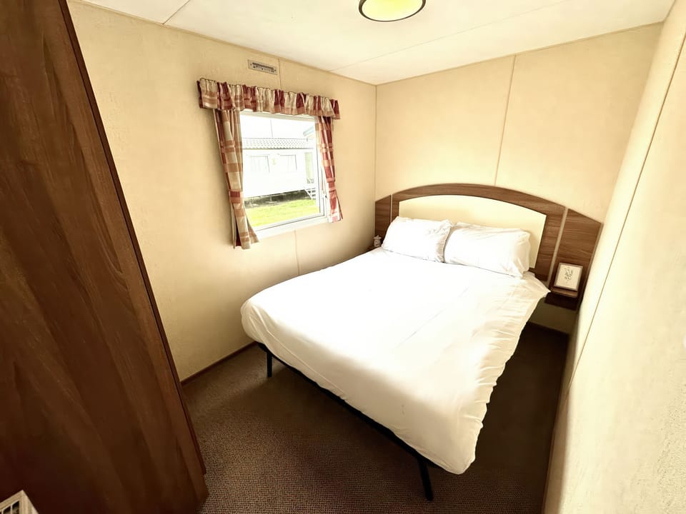 3 bedrooms, individually decorated, individually furnished