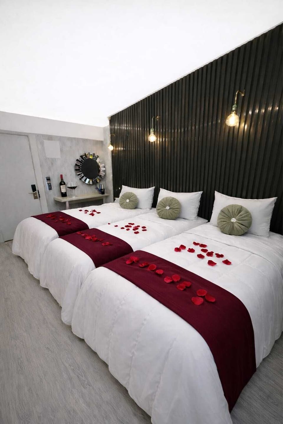 Triple Room, 3 Twin Beds, Balcony | Soundproofing, free WiFi