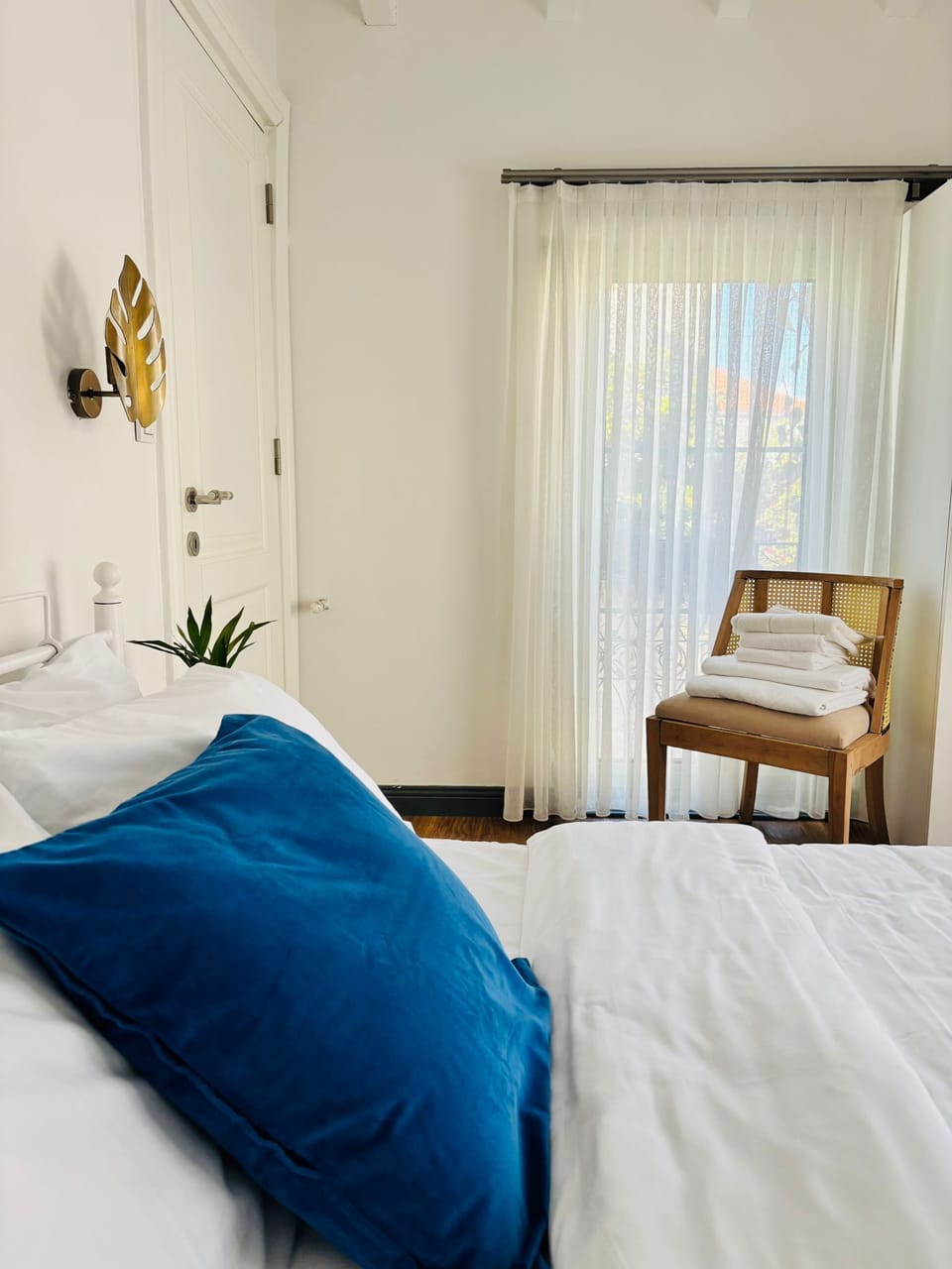 Deluxe Room | Cribs (free), WiFi (free), bed sheets
