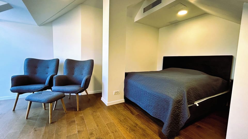 Premier Apartment | La bohème | Premium bedding, free WiFi, bed sheets