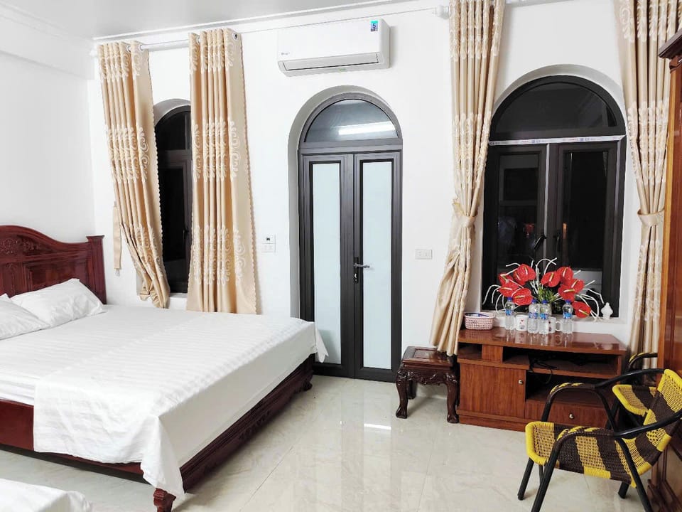 Deluxe Double or Twin Room, Mountain View | Living area