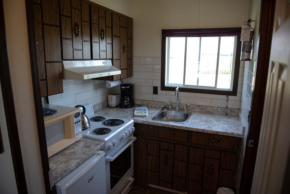 Room, 2 Double Beds, Kitchenette | Private kitchen | Microwave