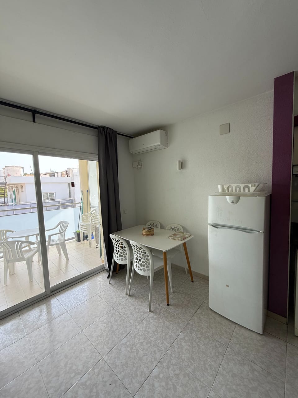 Studio, Accessible, Smoking | Dining