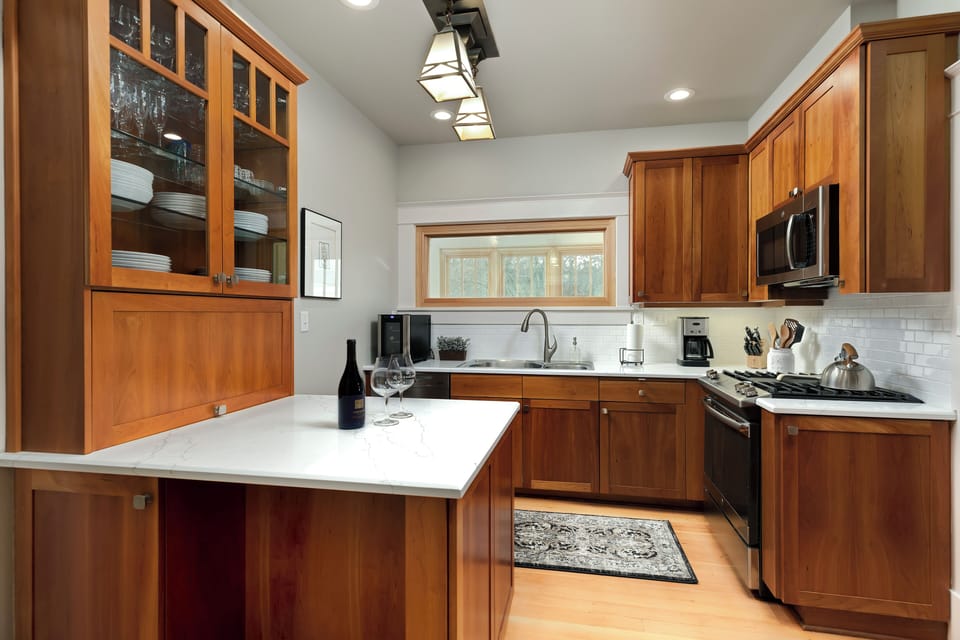 Full kitchen