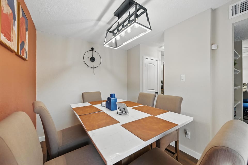 Dining table and 6 chairs