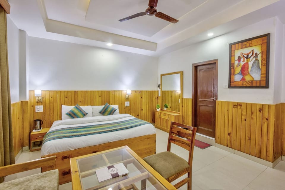 Deluxe Double Room, Balcony, Mountain View | In-room safe, desk, laptop workspace, soundproofing